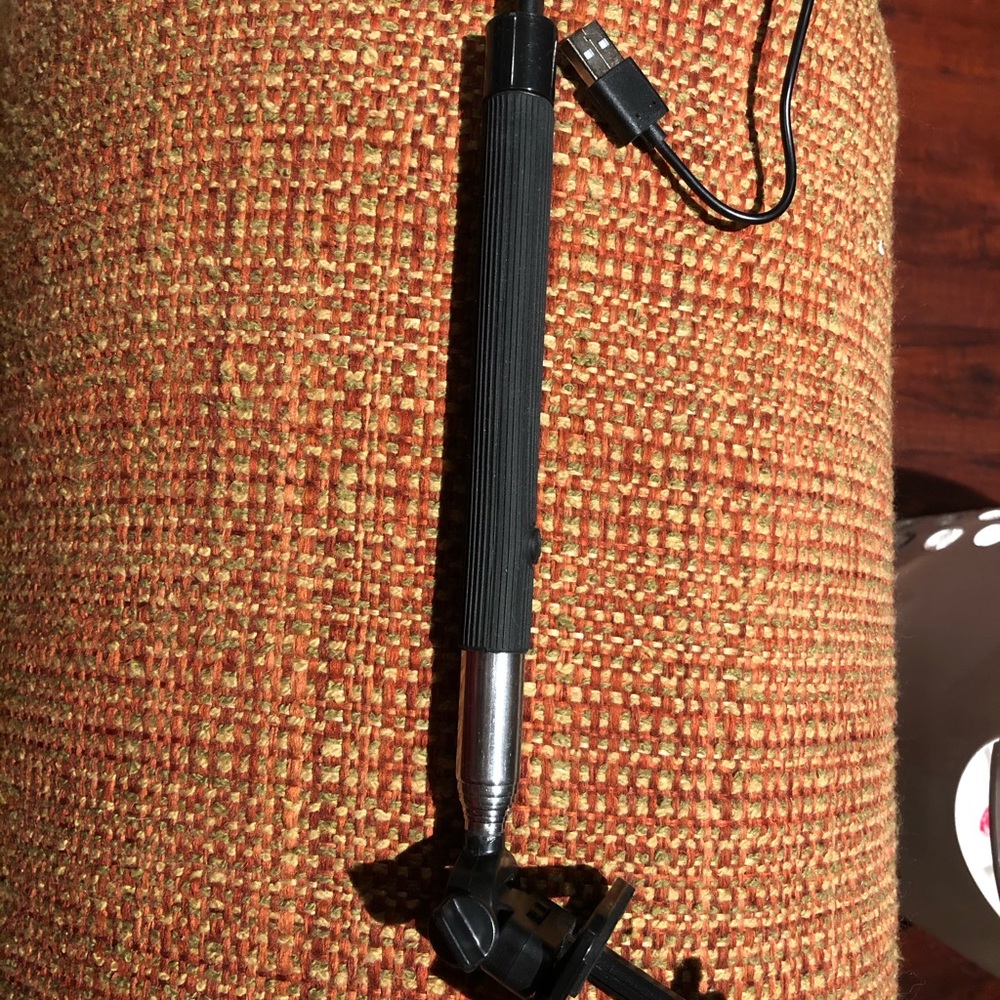 Bluetooth selfie stick